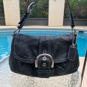 Black leather Coach ( D1068-F15204)